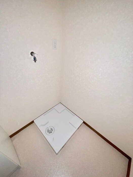 物件内観写真9　(洗濯機置場)