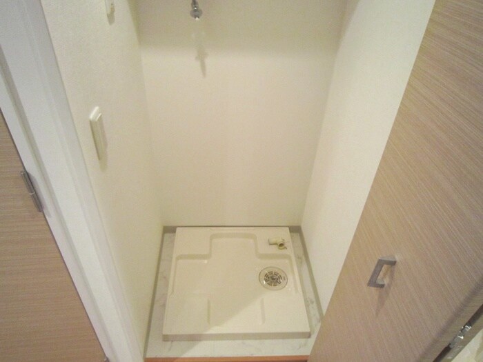 物件内観写真13　(洗濯機置場)