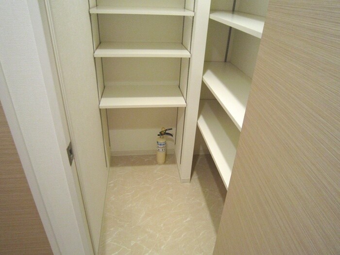 物件内観写真14　(靴箱)