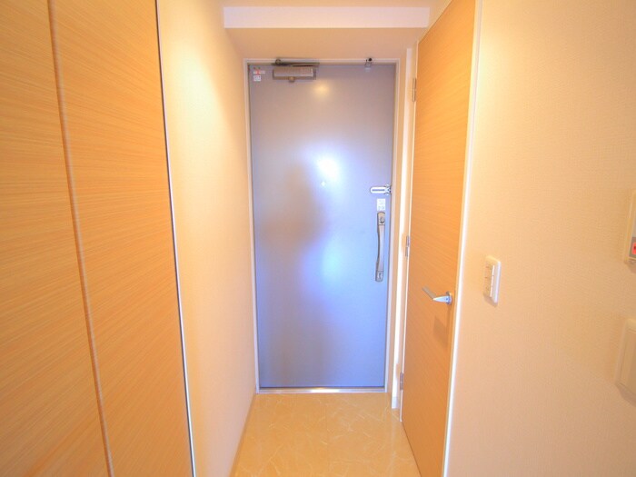 物件内観写真15　(玄関)