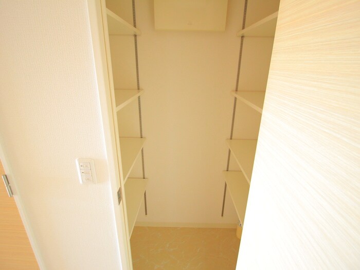 物件内観写真15　(靴箱)