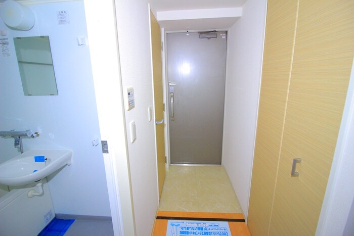 物件内観写真17　(玄関)