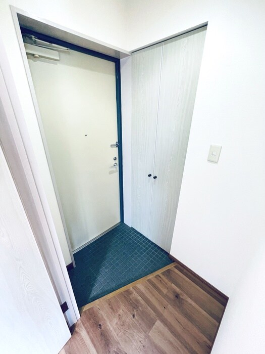物件内観写真18　(玄関)