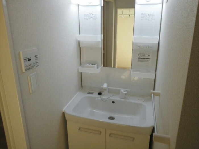 物件内観写真11　(洗面)