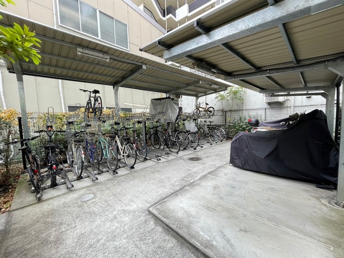 物件外観写真3　(駐輪場)