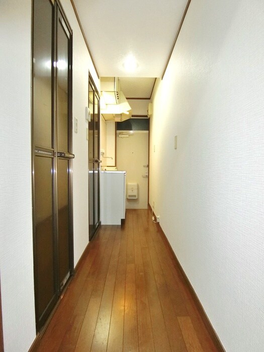 物件内観写真11　(玄関)