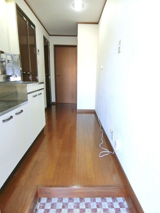 物件内観写真12　(廊下)