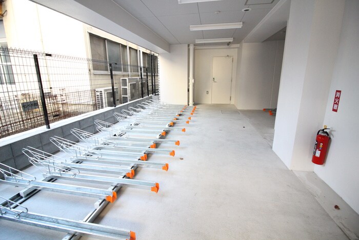 物件外観写真5　(駐輪場)