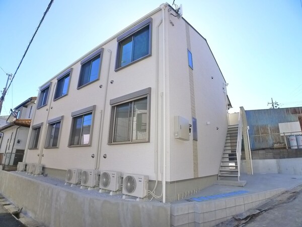 建築中
