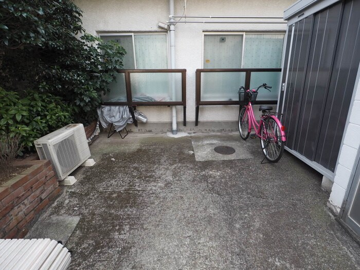 物件外観写真4　(駐輪場)