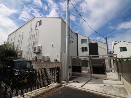Modelia Days KYODO WEST外観写真