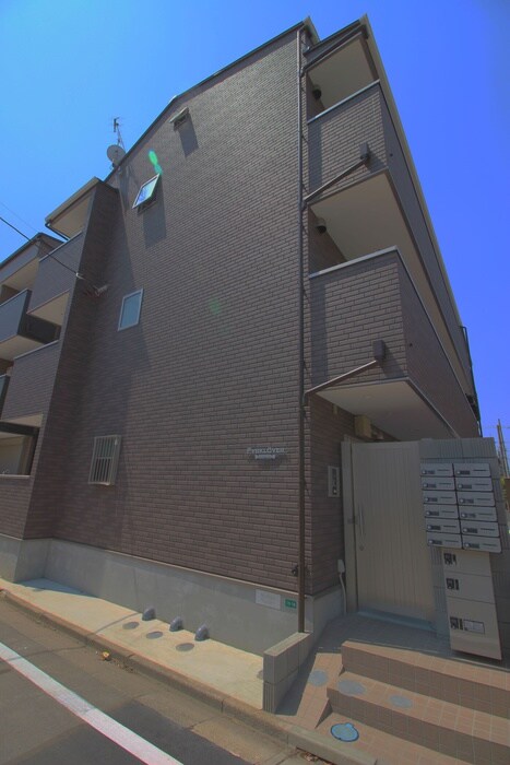 物件外観写真2　(エントランス部分)