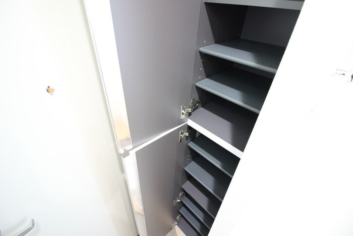 物件内観写真7　(玄関)