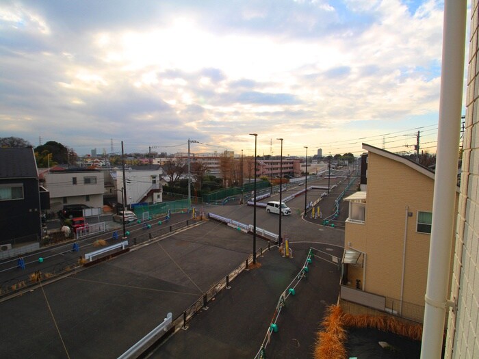 物件内観写真16　(室内からの展望)