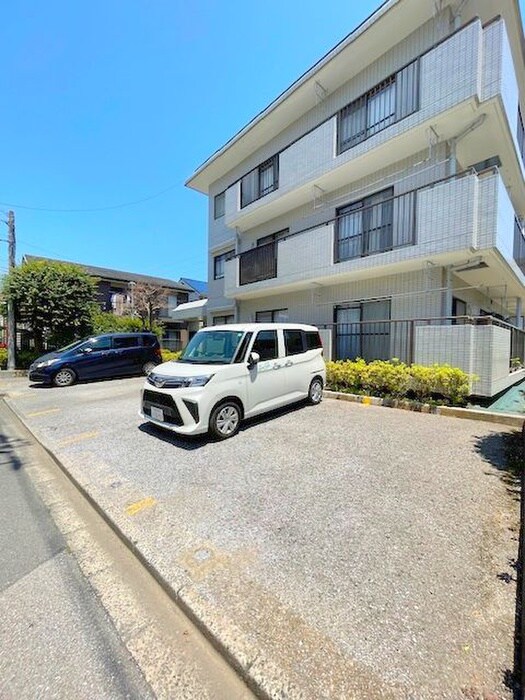 物件外観写真4　(駐車場)