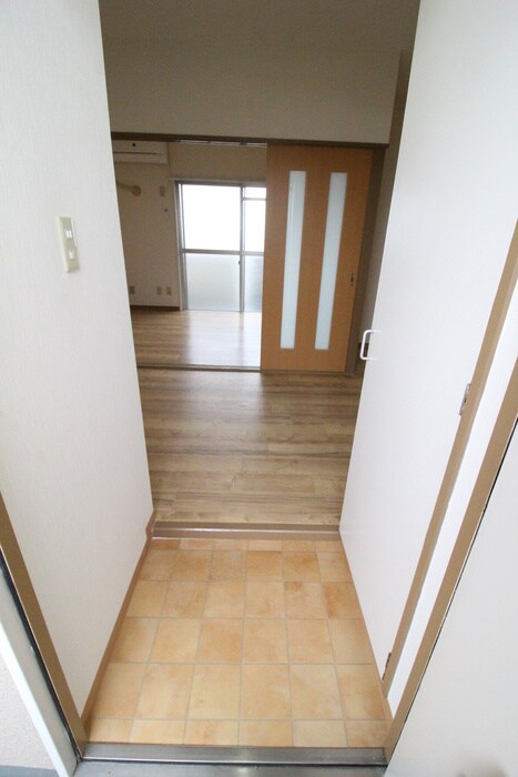 物件内観写真17　(玄関)