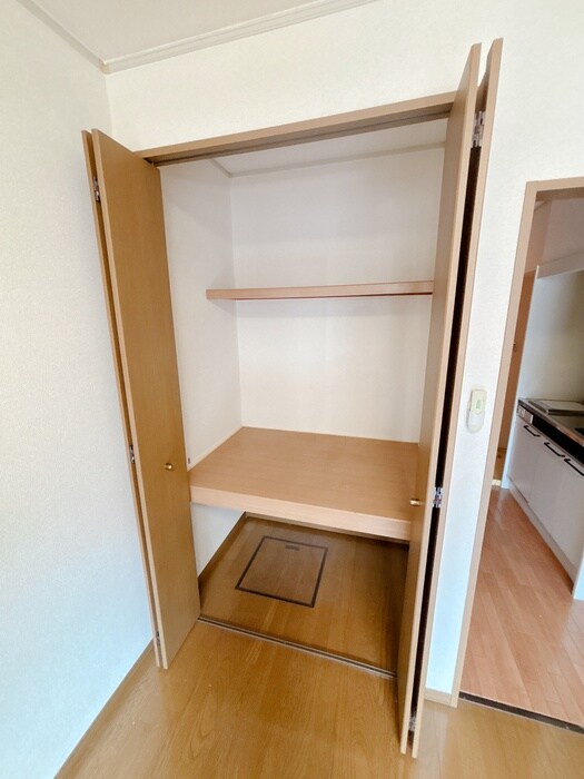 物件内観写真10　(収納)