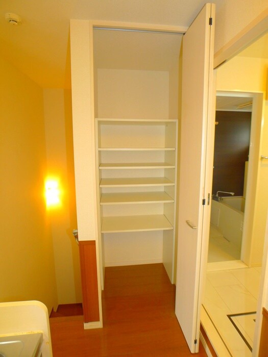 物件内観写真21　(収納)