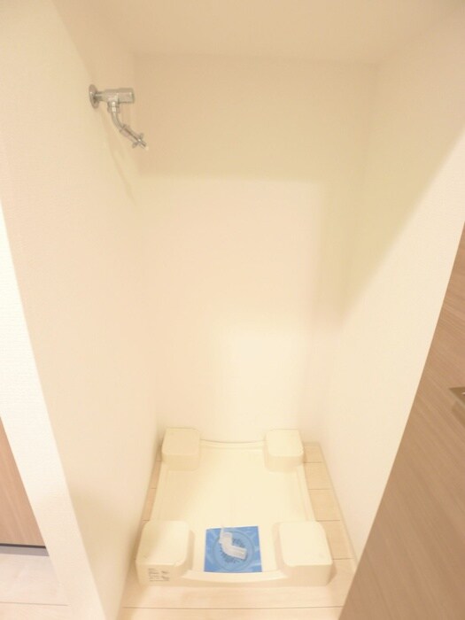 物件内観写真12　(洗濯機置場)