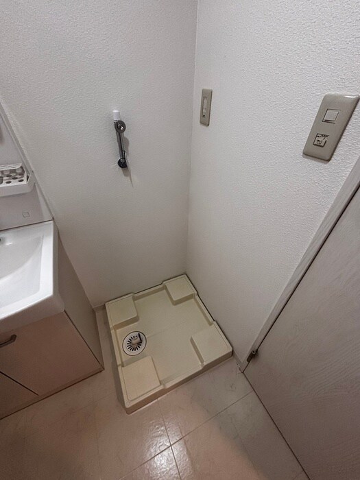 物件内観写真17　(洗濯機置場)