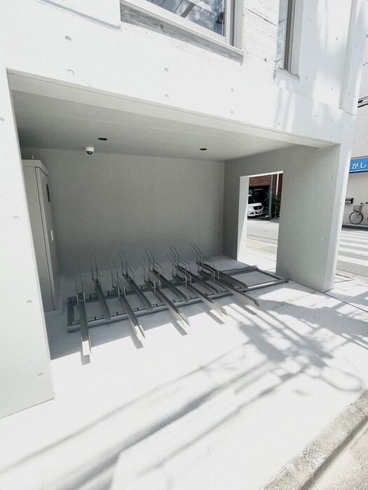 物件外観写真3　(駐輪場)