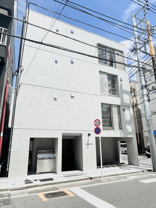 物件外観写真4　(エントランス部分)