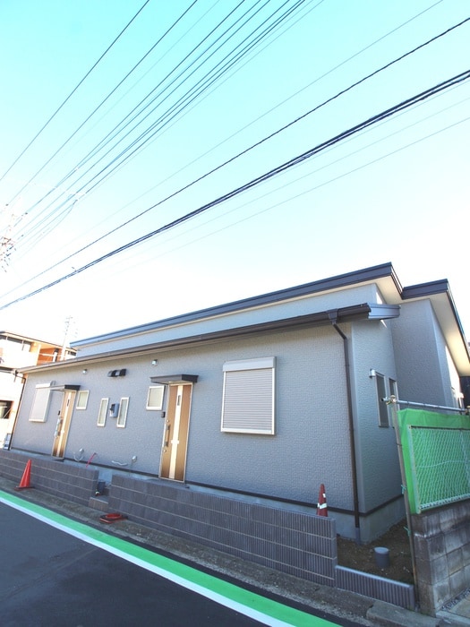 物件外観写真2　(建築中)