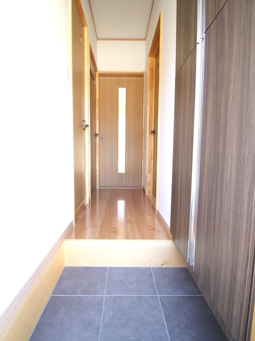 物件内観写真18　(廊下)