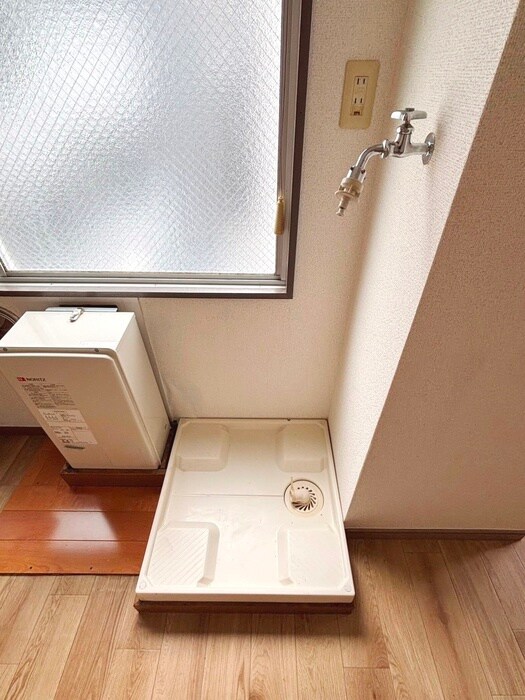 物件内観写真13　(洗濯機置場)