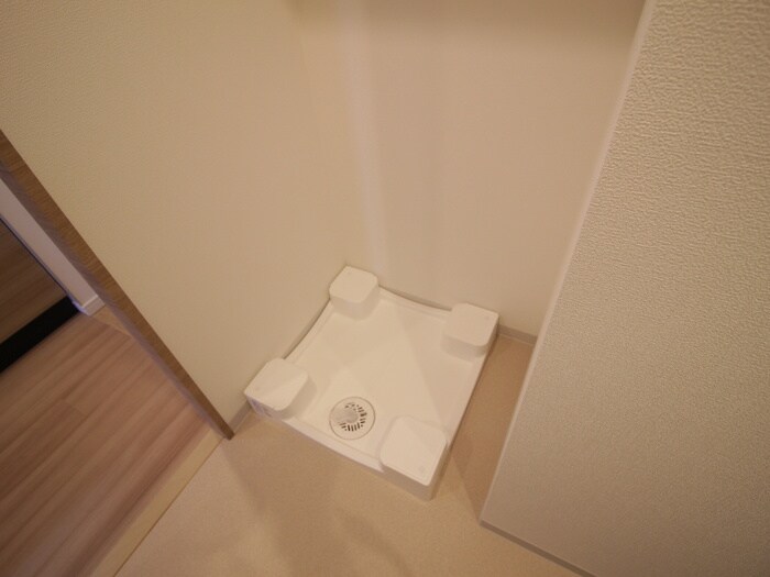 物件内観写真7　(洗濯機置場)