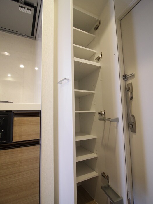 物件内観写真8　(靴箱)