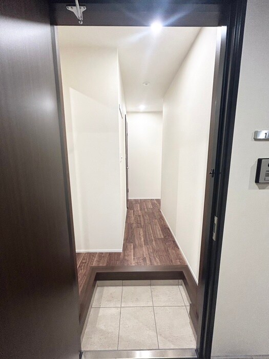 物件内観写真10　(玄関)