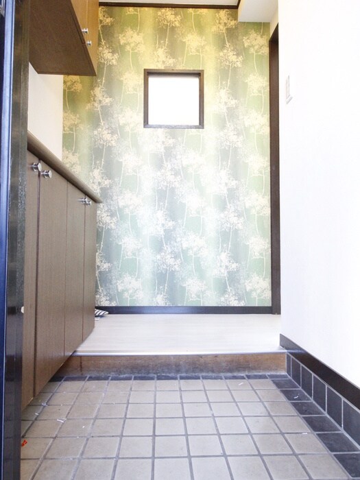 物件内観写真7　(玄関)