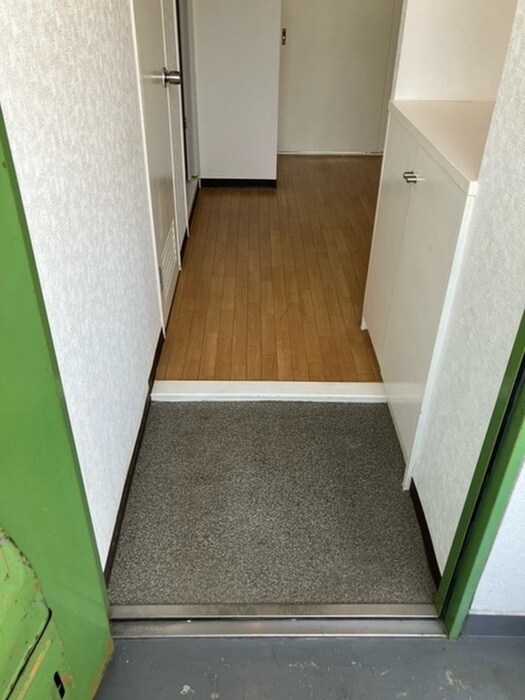 物件内観写真11　(玄関)