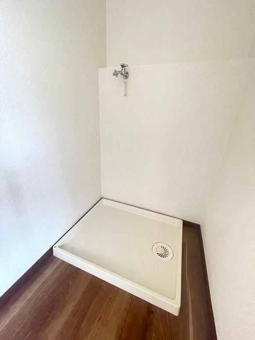 物件内観写真13　(洗濯機置場)