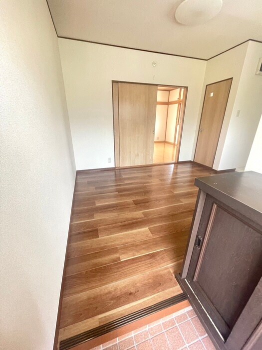 物件内観写真15　(玄関)
