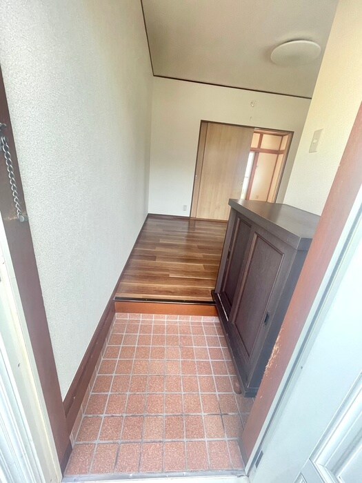 物件内観写真17　(玄関)