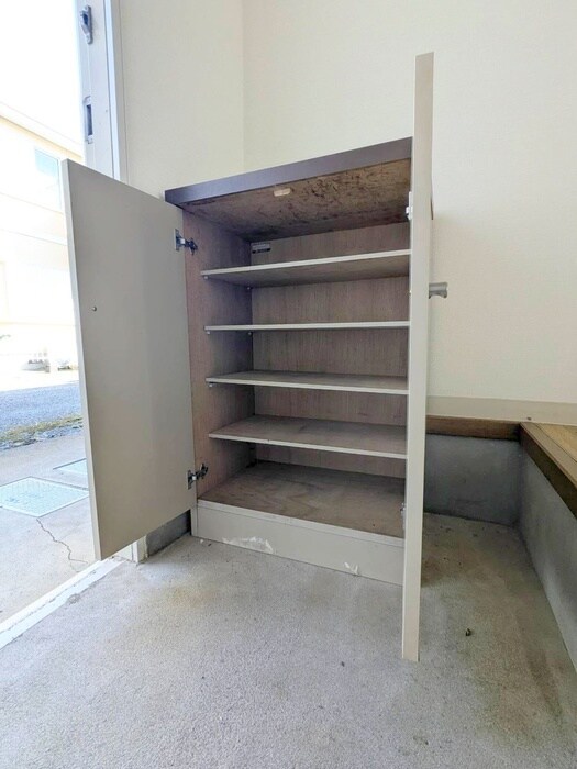 物件内観写真15　(靴箱)