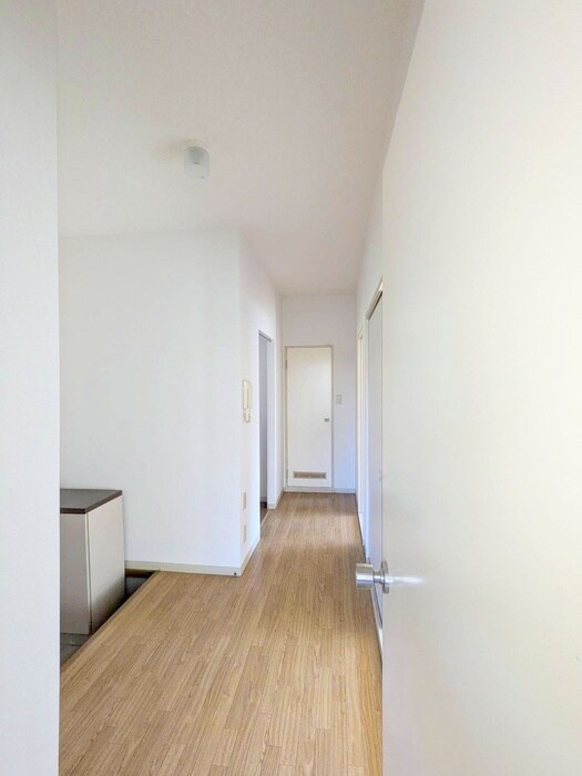 物件内観写真16　(廊下)