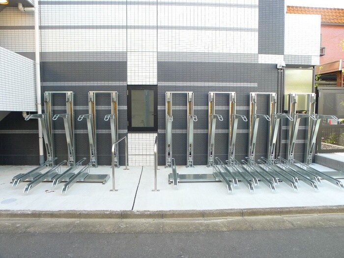 物件外観写真5　(駐輪場)