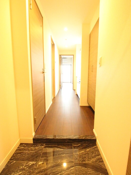 物件内観写真7　(玄関)