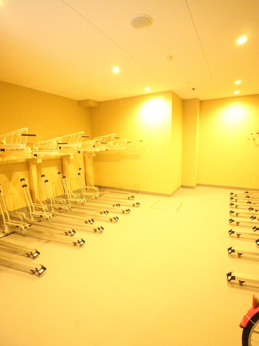 物件外観写真6　(駐輪場)