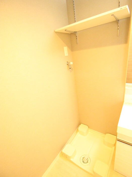 物件内観写真11　(洗濯機置場)