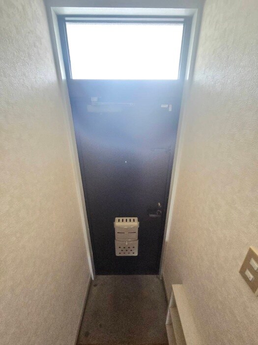 物件内観写真7　(玄関)