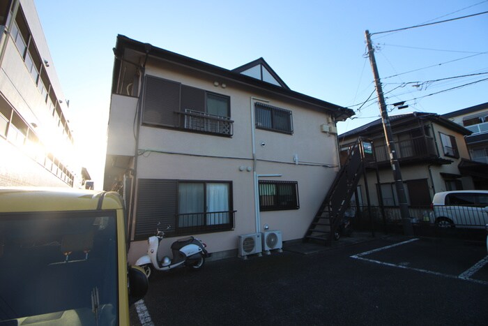 物件外観写真3　(エントランス部分)