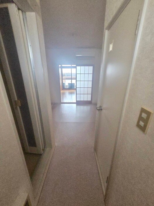 物件内観写真18　(廊下)