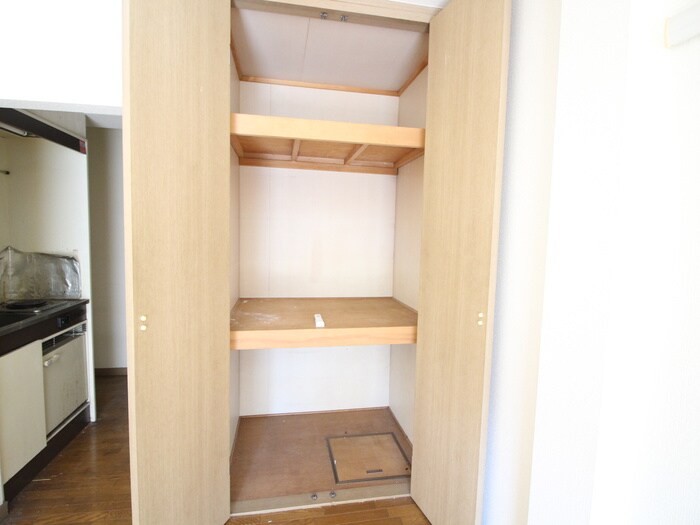 物件内観写真10　(収納)