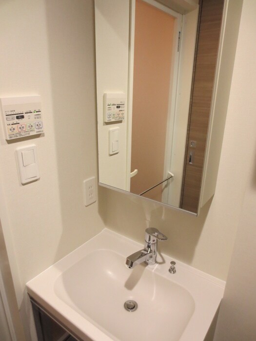 物件内観写真9　(洗面)