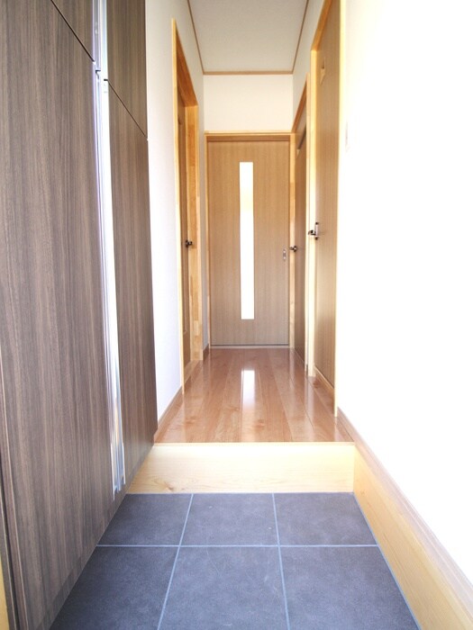 物件内観写真16　(廊下)