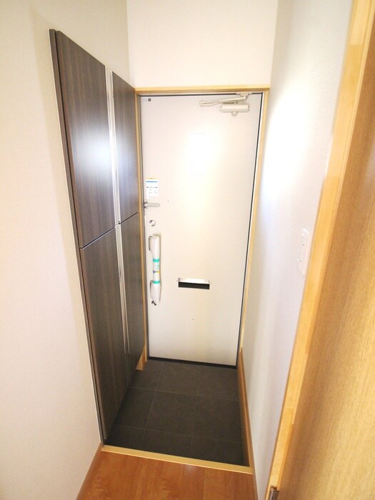 物件内観写真16　(玄関)